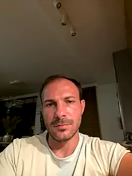 roouse – webcam model profile photo Image 15