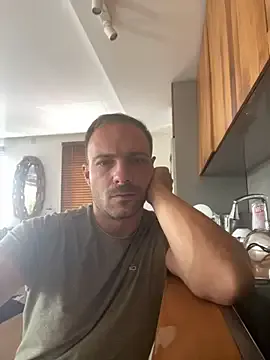 roouse – webcam model profile photo Image 18