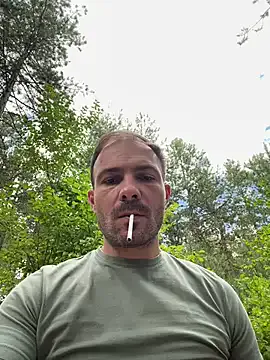 roouse – webcam model profile photo Image 7