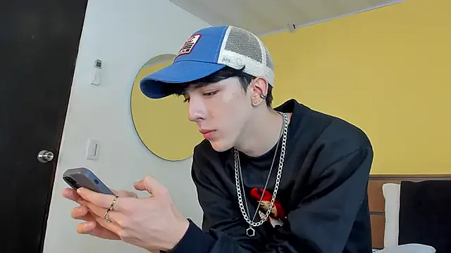 kai101010 – webcam model profile photo Image 4