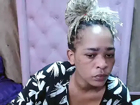 Nonchan_ – webcam model profile photo Image 2