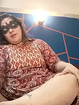 Yui-Ch – webcam model profile photo Image 5