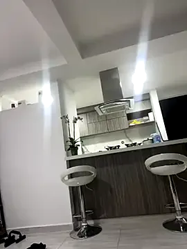 zui_lu – webcam model profile photo Image 12