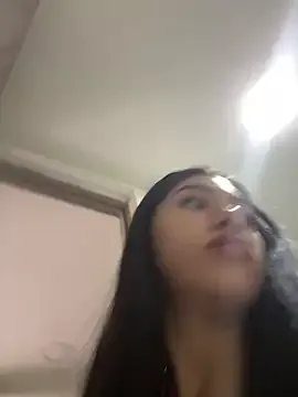 zui_lu – webcam model profile photo Image 16