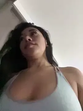 zui_lu – webcam model profile photo Image 18