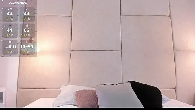 DD-52 – webcam model profile photo Image 13