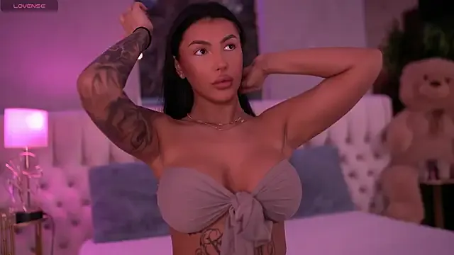 AishaDevoe Image 6