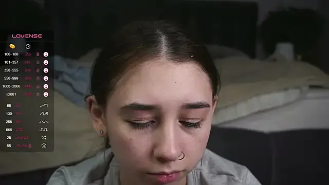 roouse – webcam model profile photo Image 2