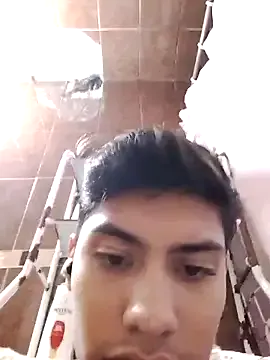 GouGou-111 – webcam model profile photo Image 3