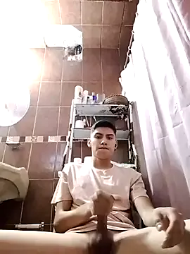 GouGou-111 – webcam model profile photo Image 7