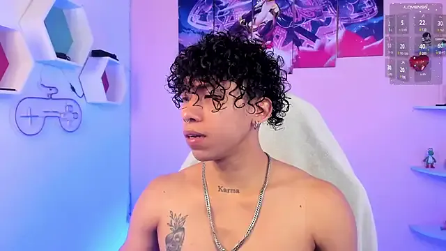 NATINATU252525 – webcam model profile photo Image 2