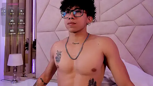 NATINATU252525 – webcam model profile photo Image 3