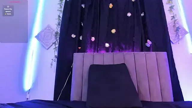 hina_porn – webcam model profile photo Image 13