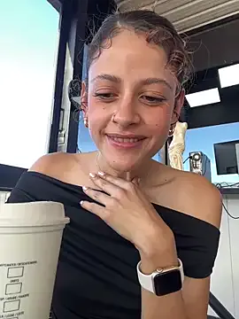 alana15 Image 3