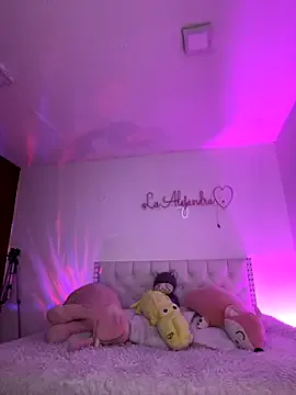 roouse – webcam model profile photo Image 9