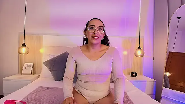 Nonchan_ – webcam model profile photo Image 18