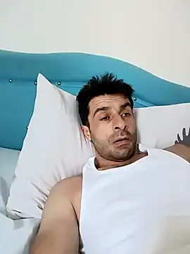 roouse – webcam model profile photo Image 2