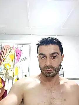 roouse – webcam model profile photo Image 3