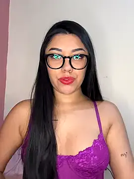 zui_lu – webcam model profile photo Image 9