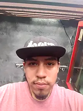 AlexAlejandro13 – webcam model profile photo