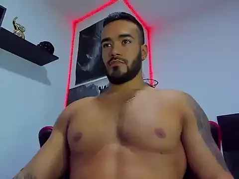 roouse – webcam model profile photo Image 12