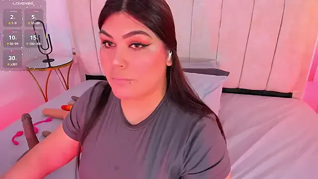 roouse – webcam model profile photo Image 7