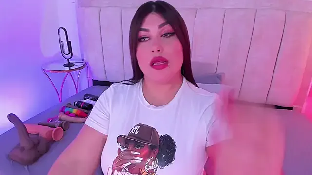 roouse – webcam model profile photo Image 9