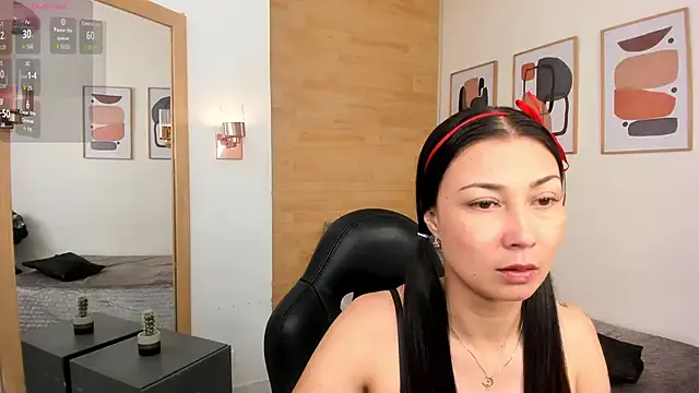  – webcam model profile photo Image 19