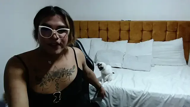 nam_tootsis – webcam model profile photo Image 4