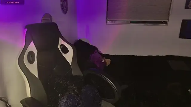 lavetax1 – webcam model profile photo Image 5