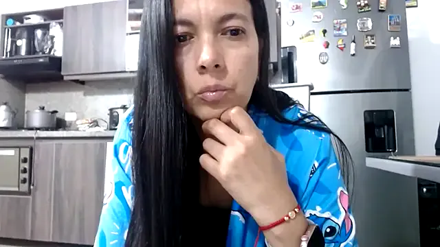 _Alice_1 – webcam model profile photo Image 10