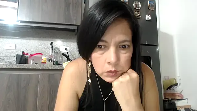 _Alice_1 – webcam model profile photo Image 2