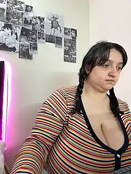  – webcam model profile photo Image 12