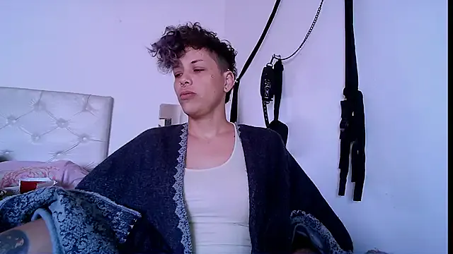 _MiaQueen_ – webcam model profile photo Image 10