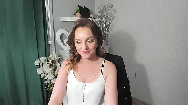 DoriDelux66 – webcam model profile photo Image 2