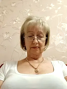 roouse – webcam model profile photo Image 13