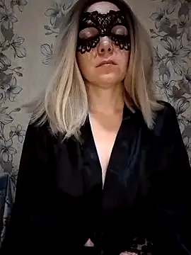 roouse – webcam model profile photo Image 12