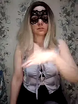 roouse – webcam model profile photo Image 16