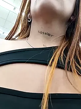 oxo_yuna_oxo – webcam model profile photo Image 12