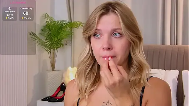 Sssonya – webcam model profile photo Image 4