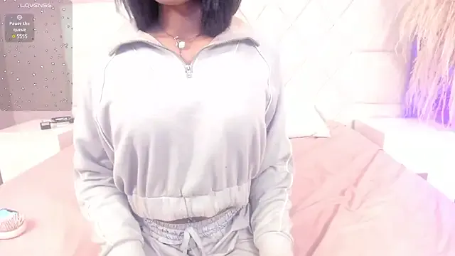  – webcam model profile photo Image 16