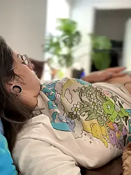 roouse – webcam model profile photo Image 16