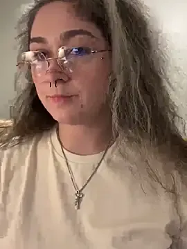 roouse – webcam model profile photo Image 5