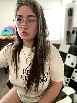 roouse – webcam model profile photo Image 8