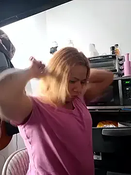 Mia--meow – webcam model profile photo Image 9