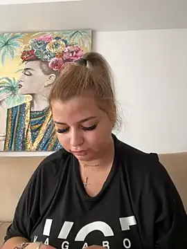 Queen_Doll – webcam model profile photo Image 7