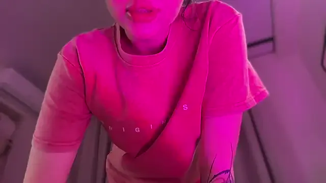 Nonchan_ – webcam model profile photo Image 16