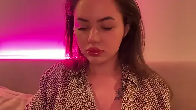 Nonchan_ – webcam model profile photo Image 17