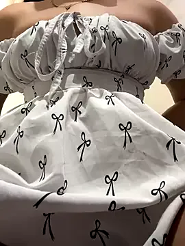 _Alicee_1 – webcam model profile photo Image 11