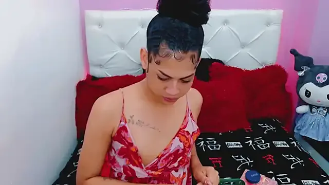 Mia--meow – webcam model profile photo Image 17